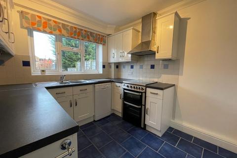 3 bedroom semi-detached house to rent - Frimley Road, Hemel Hempstead, Hertfordshire, HP1 2NA