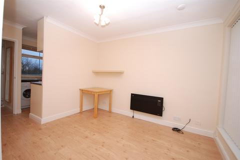 1 bedroom apartment to rent, Belsay Gardens, Gosforth