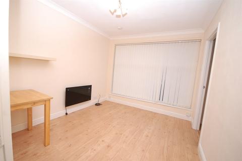 1 bedroom apartment to rent, Belsay Gardens, Gosforth