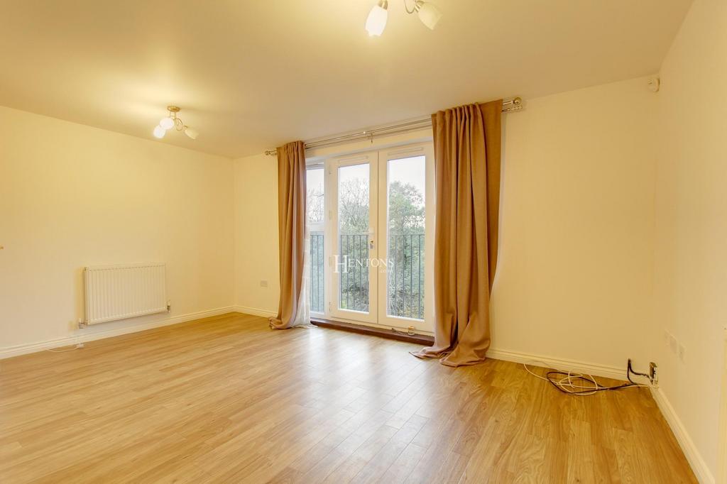 Cottingham Drive, Pontprennau, Cardiff 4 bed semidetached house £285,000