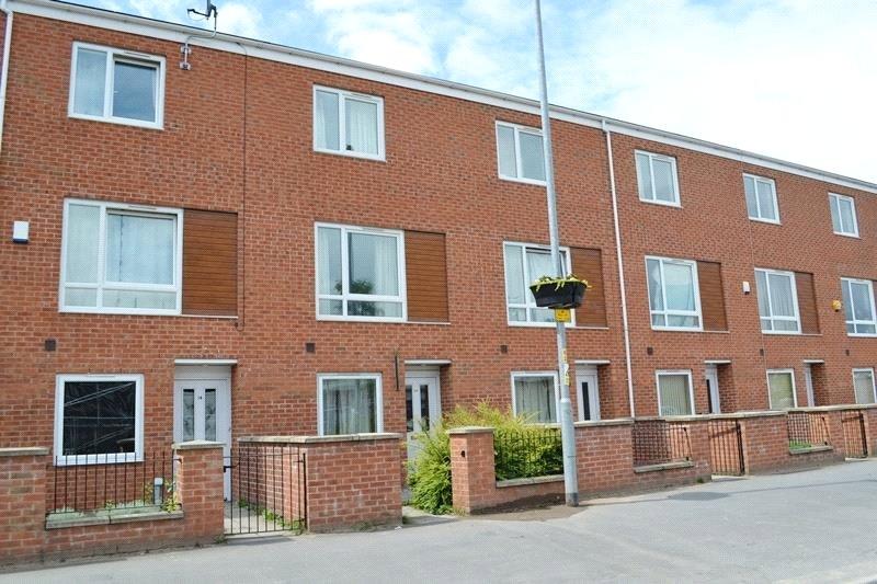 Guide Post Road, Grove Village, Manchester, M13 4 bed house £594 pcm