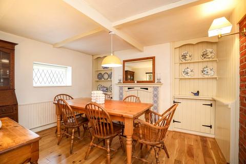 3 bedroom detached house for sale, Springfield Cottage, Heol Y Cawl , Dinas Powys, The Vale Of Glamorgan. CF64 4AH