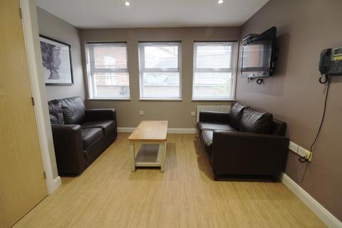 2 bedroom apartment to rent, City Wall House, West Street, Reading, RG1