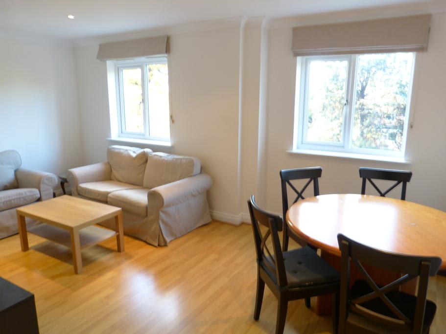 MILLIGAN LODGE HENDON LANE, LONDON, N3 2 bed flat £1,800 pcm (£415 pw)