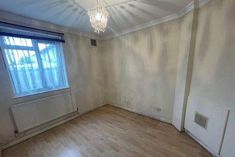 140 Windmill Lane, Greenford, UB6 9DZ