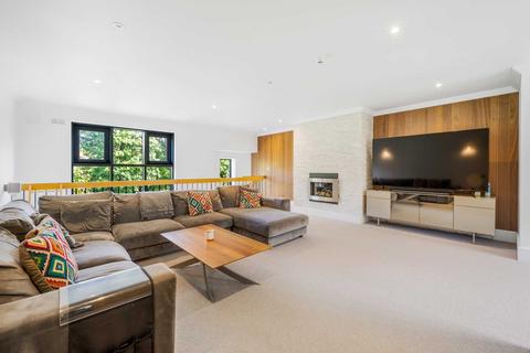 8 Tallow Road, Brentford, TW8 8EU
