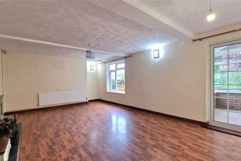 3 bedroom detached house to rent, New Road, Dawley, Telford, Shropshire, TF4