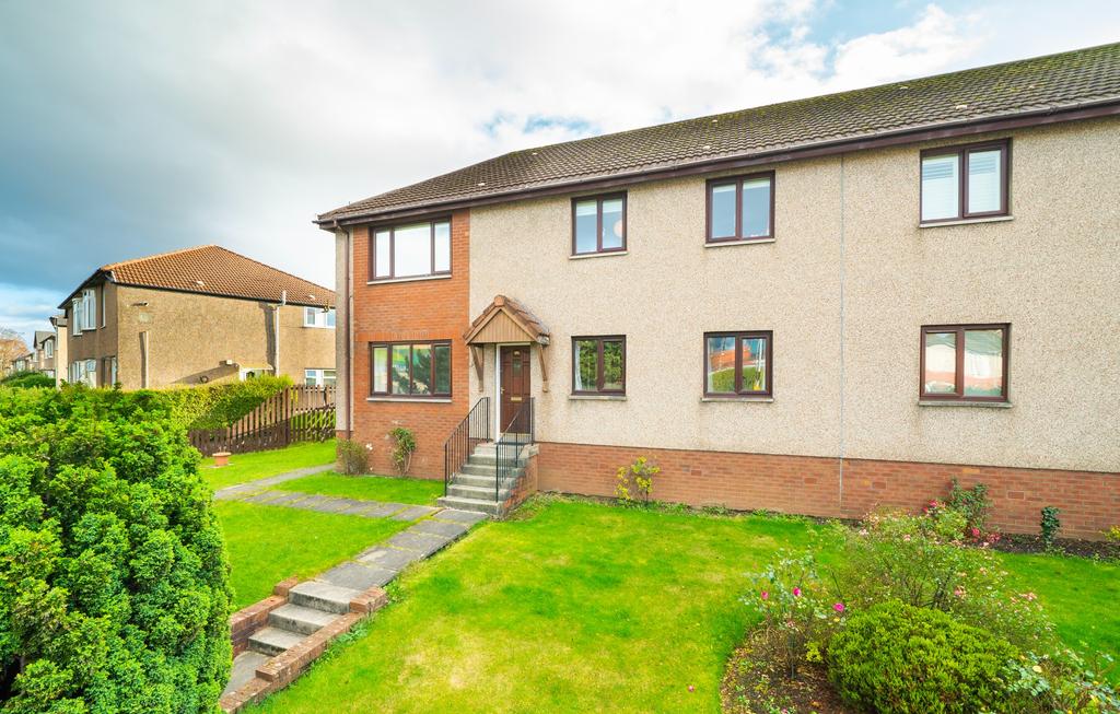 Aikenhead Road, Kings Park, Glasgow, G44 4QJ 3 bed flat £109,000
