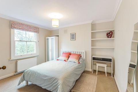 2 bedroom flat for sale - Byrne Road, Balham