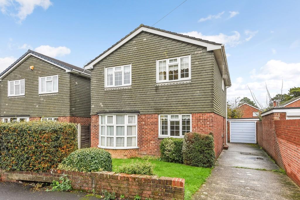 Fourth Avenue 4 bed detached house for sale £450,000