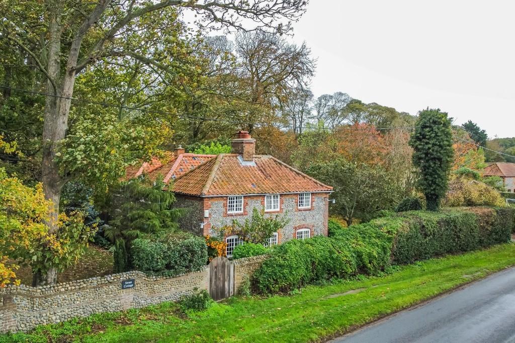 Holt 3 bed cottage for sale £795,000