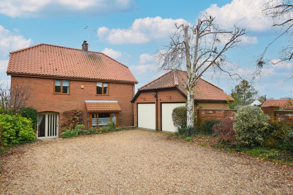 Sedgeford 4 bed detached house for sale £450,000