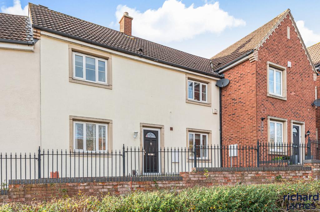 Thresher Drive, Groundwell, Swindon, SN25 3 bed terraced house for sale