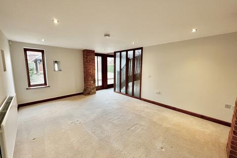 3 bedroom barn conversion to rent, Main Street, Fiskerton, Southwell