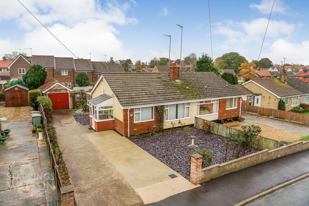 Priory Close, Acle, Norwich 2 bed semidetached bungalow for sale £