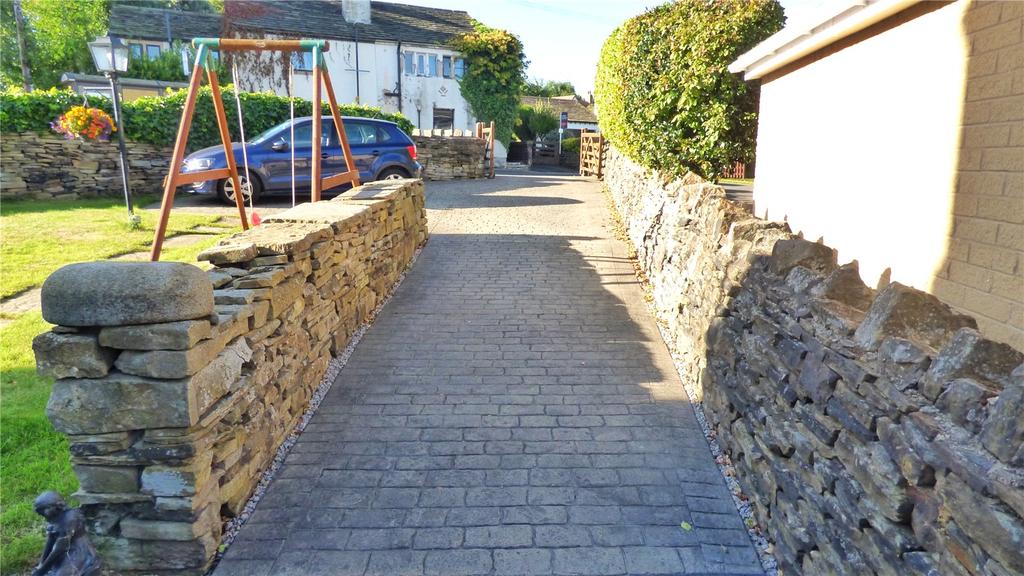 Towngate, Highburton, Huddersfield, West Yorkshire, HD8 1 bed terraced