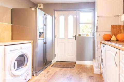 16 Blenheim Chase, Scissett, Huddersfield, HD8 9UA