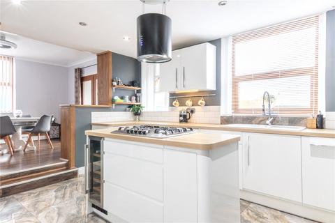 4 bedroom detached house for sale - Spring Grove, Clayton West, Huddersfield, West Yorkshire, HD8