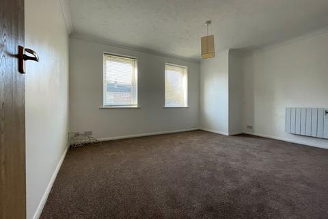 Studio to rent, Avenue Road, South Norwood