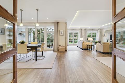 3 bedroom apartment for sale, Esher Park Avenue, Esher, Surrey, KT10