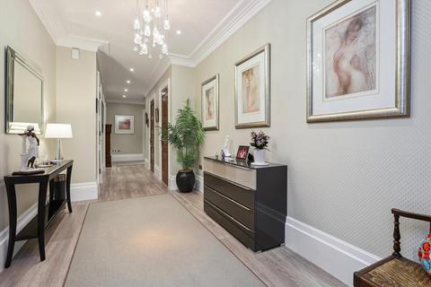 3 bedroom apartment for sale, Esher Park Avenue, Esher, Surrey, KT10