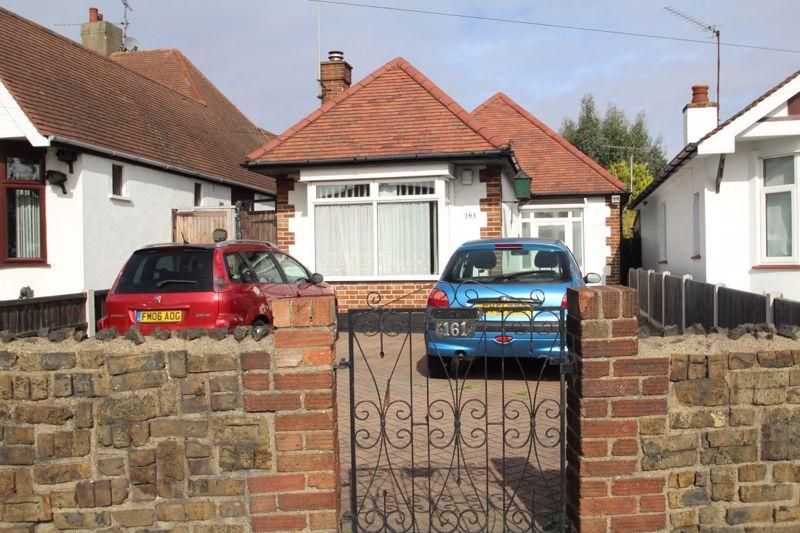 Prittlewell Chase, WestcliffOnSea 3 bed detached bungalow £1,275
