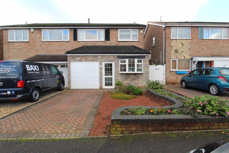 Hallcroft Way Aldridge Ws9 8ul 3 Bed Semi Detached House £300 000