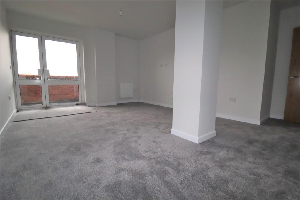 Bedroom w/balcony