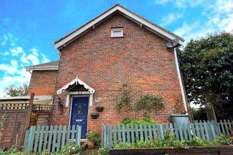 3 bedroom cottage for sale - Sandy Lane, Newport