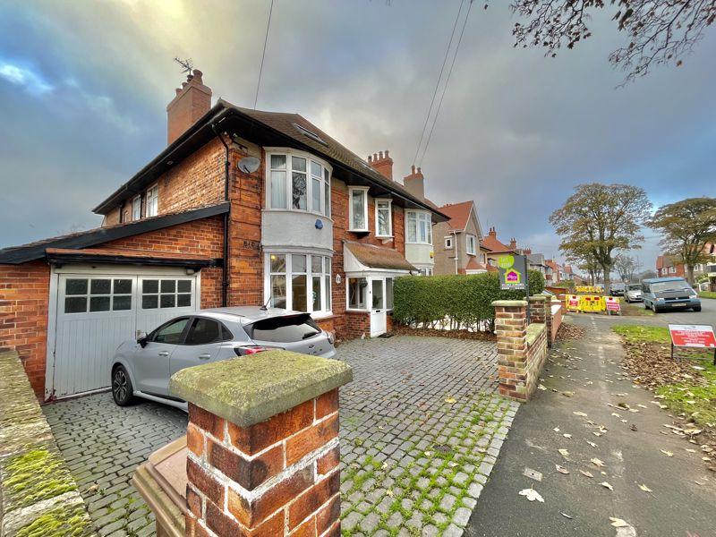 5 Bed House, Cardigan Road, Bridlington, YO15 3LR 5 bed semidetached