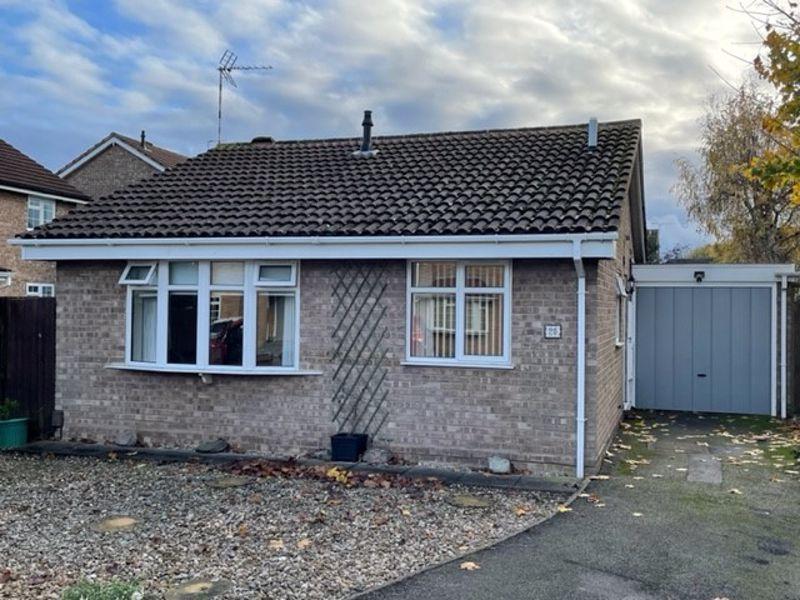 Harwood Drive, Hinckley 2 bed detached bungalow £800 pcm (£185 pw)