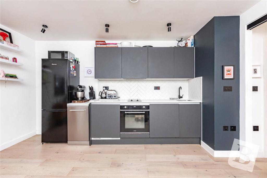 Manhattan Apartments, 26 Clifford Road, Walthamstow, E17 1 bed