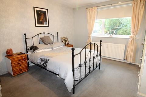 2 bedroom semi-detached bungalow for sale - Oak Bank Crescent, Oakworth, Keighley, BD22