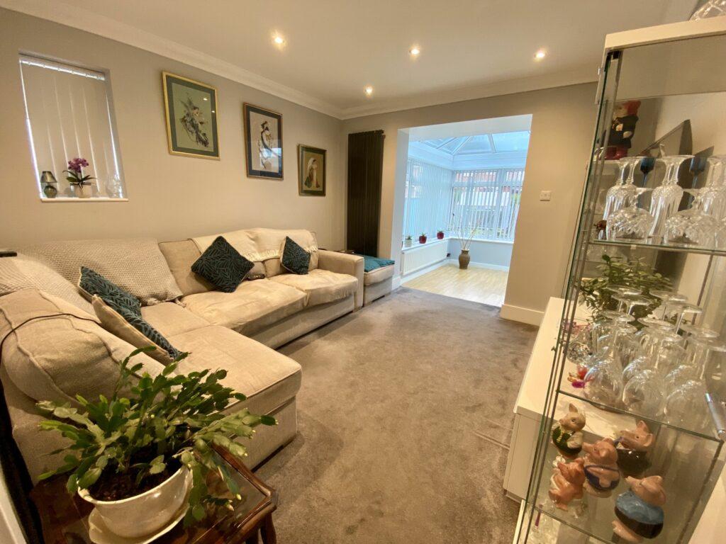 High Howe Lane, Bournemouth, BH11 9QS 2 bed detached bungalow £360,000
