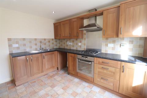 3 bedroom semi-detached house to rent, Kensey Court, Launceston, Cornwall, PL15