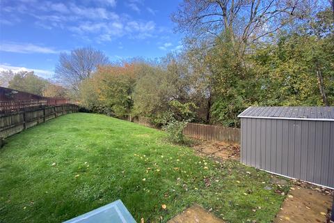 3 bedroom semi-detached house to rent, Kensey Court, Launceston, Cornwall, PL15