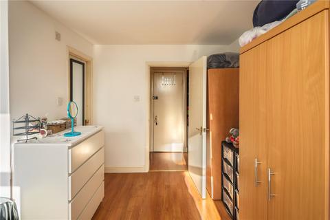 Top Floor Flat, 100 Chobham Road, London, E15 1LZ