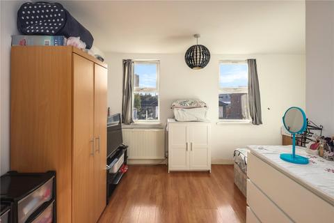 Top Floor Flat, 100 Chobham Road, London, E15 1LZ