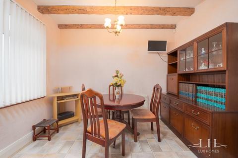 63 Ravenscourt Drive, Hornchurch, RM12 6HP