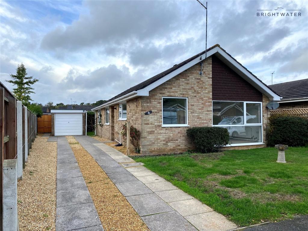 Riverdale Close, Fordingbridge... 3 bed bungalow £1,400 pcm (£323 pw)