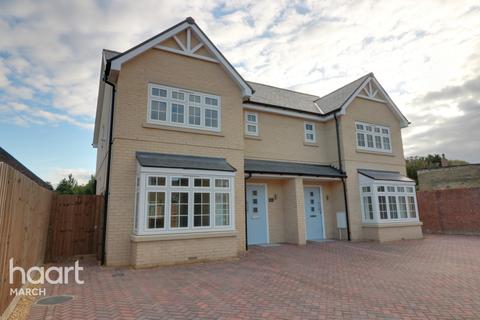 4 bedroom semi-detached house for sale - South Park Street, March