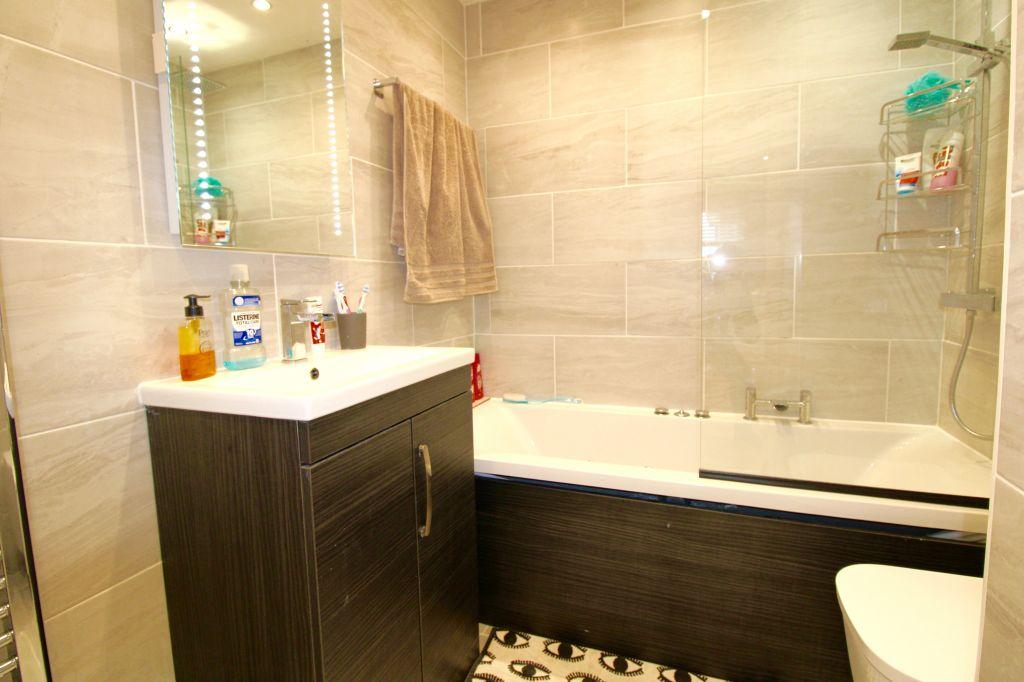 Farthingale Court, Waltham Abbey, EN9... 2 bed flat £270,000
