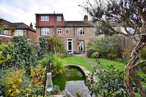 33 Guildford Road, London, E17 4EA