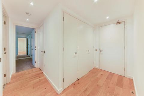 undefined, New Providence Wharf, Fairmont Avenue, London, E14