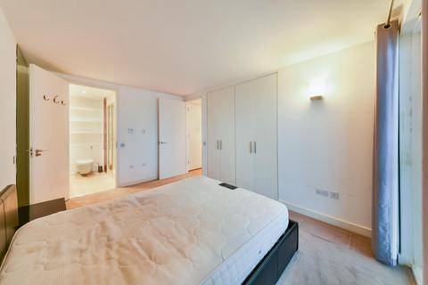 undefined, New Providence Wharf, Fairmont Avenue, London, E14
