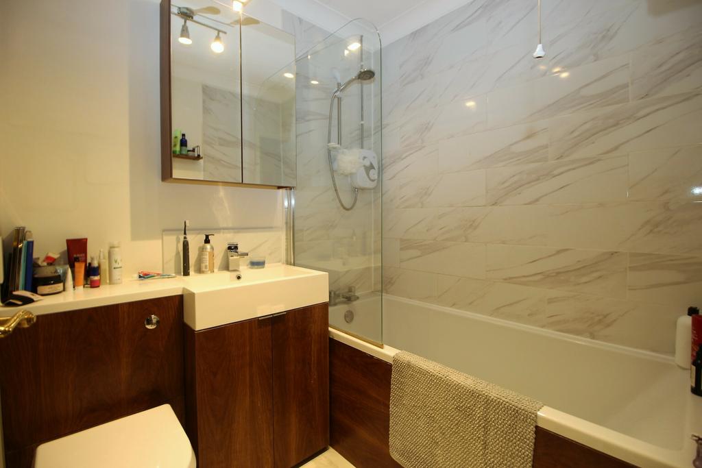 Bathroom.JPG