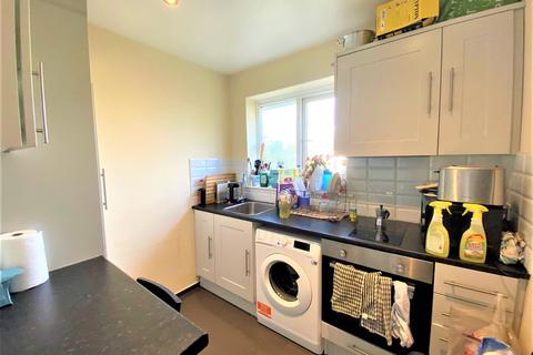 1 bedroom in a house share to rent, Templemead Close, East Acton