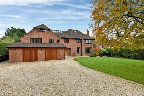 7 bedroom detached house to rent, Burnham Avenue, Beaconsfield, Buckinghamshire, HP9