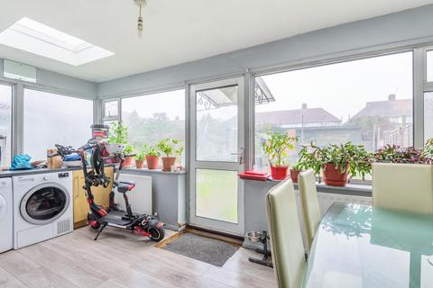293 Bromley Road, Catford, London, SE6 2RH