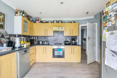 293 Bromley Road, Catford, London, SE6 2RH